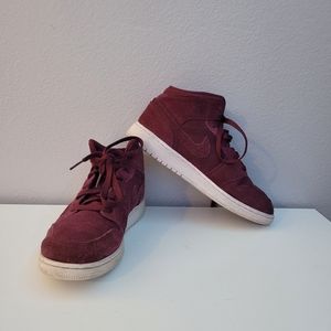 Jordan 1 Mid Velvet Bordeaux